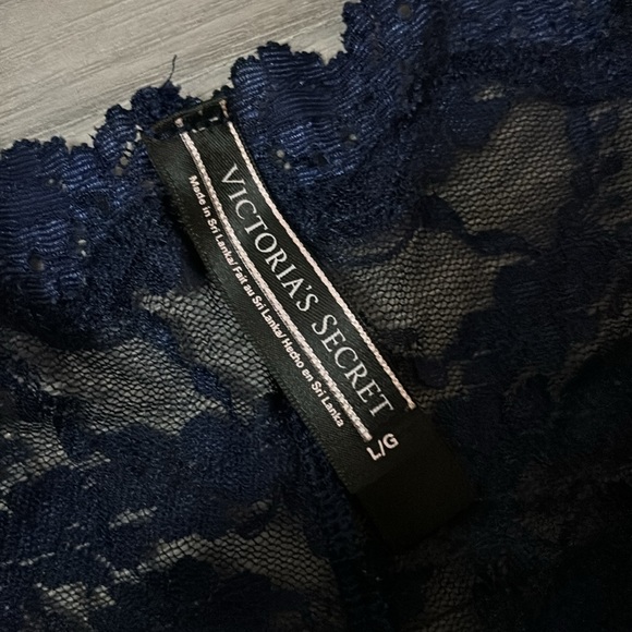 Victorias Secret Navy Blue Lace Set - Picture 3 of 4